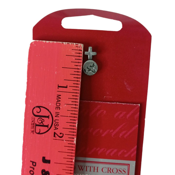 Christian World Cross Lapel Pin Silver Pewter Tone VTG Go into all the 🌎🗺️ - Picture 7 of 11